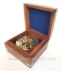 Güneş saatli pusula