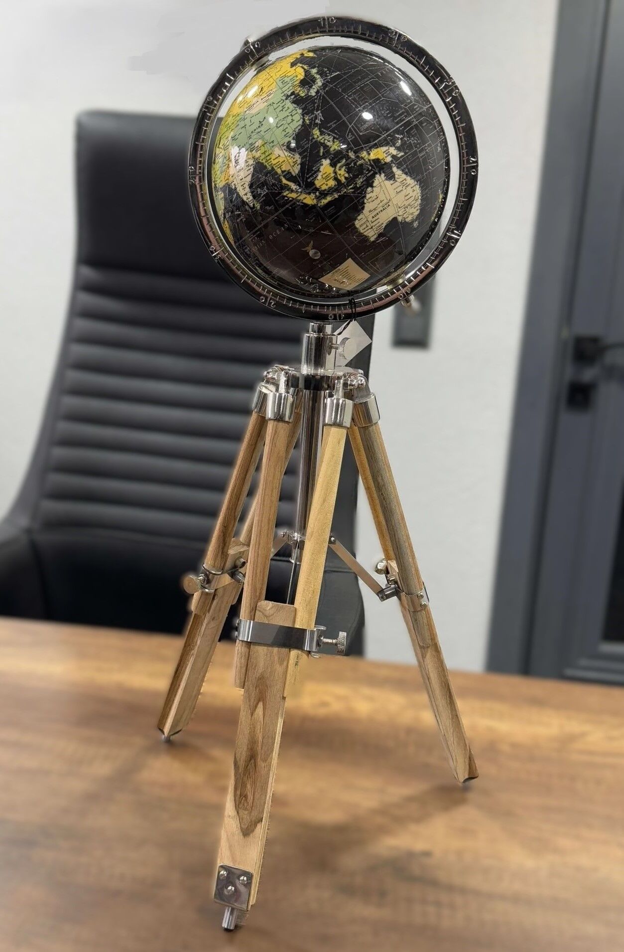 Tripot Ayaklı Dünya Küre