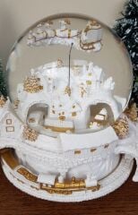 Beyaz Masal Işıklı Müzikli Kar Küresi