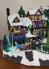Noel Ağacı ve Yılbaşı Köyü Müzik Kutusu