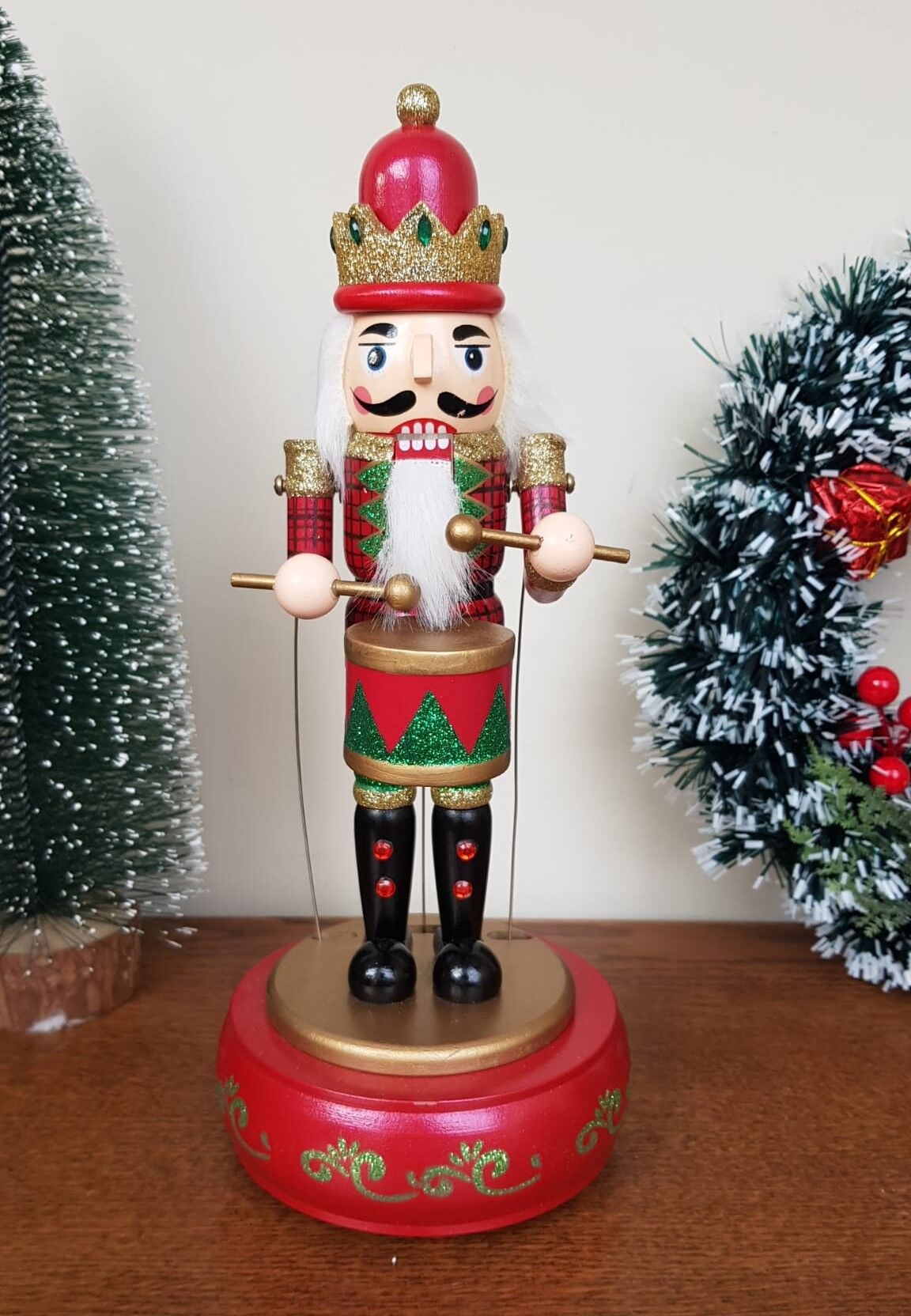 Fındıkkıran Müzikli Biblo (32 cm) Kırmızı