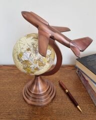 Uçaklı Dünya Küre