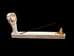 Melek Figürlü Tütsülük