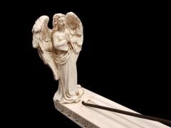 Melek Figürlü Tütsülük