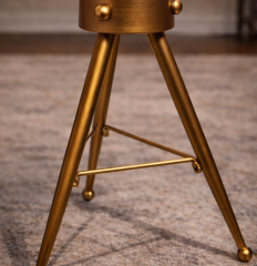 Üç Ayaklı Çarklı Saat