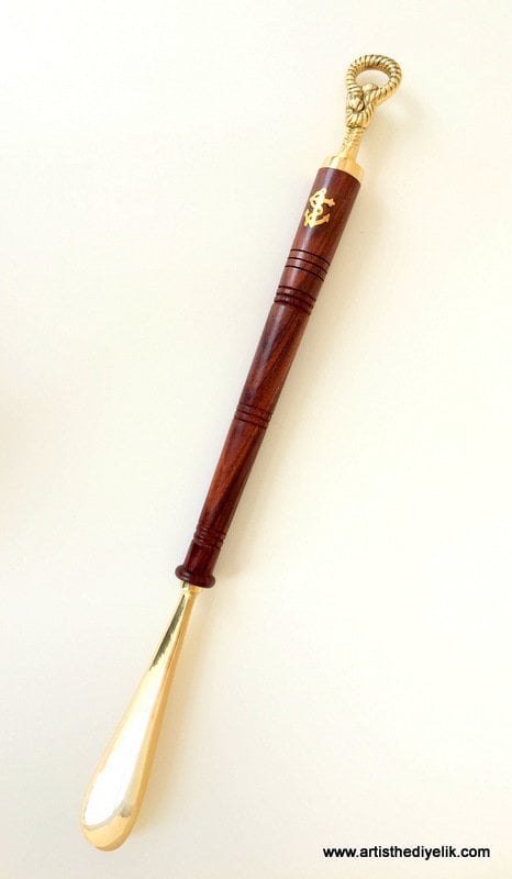 Pirinç Denizci Figürlü Kerata (Ayakkabı Çekeceği)