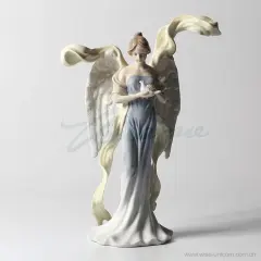 Güvercin Tutan Porselen Melek Biblo