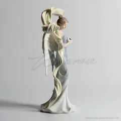 Güvercin Tutan Porselen Melek Biblo