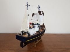 Ahşap El Yapımı Balıkçı Teknesi Taka Maketi