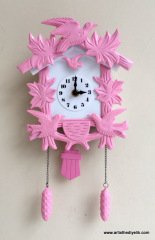 Pembe Guguklu Duvar Saati