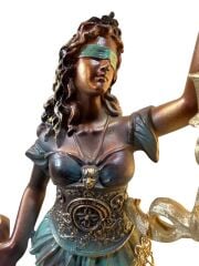 Adalet Heykeli Masa Saati (26 cm)