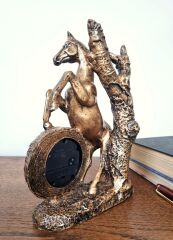 At Biblolu Masa Saati