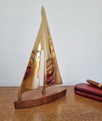 Ahşap Kaideli Pirinç Yelken