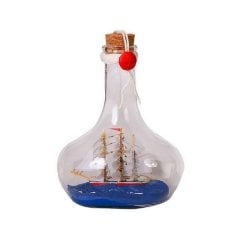 Cam Şişe içinde Gemi