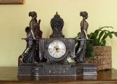 Sandık Taşıyan Kadınlar Bronz Masa Saati