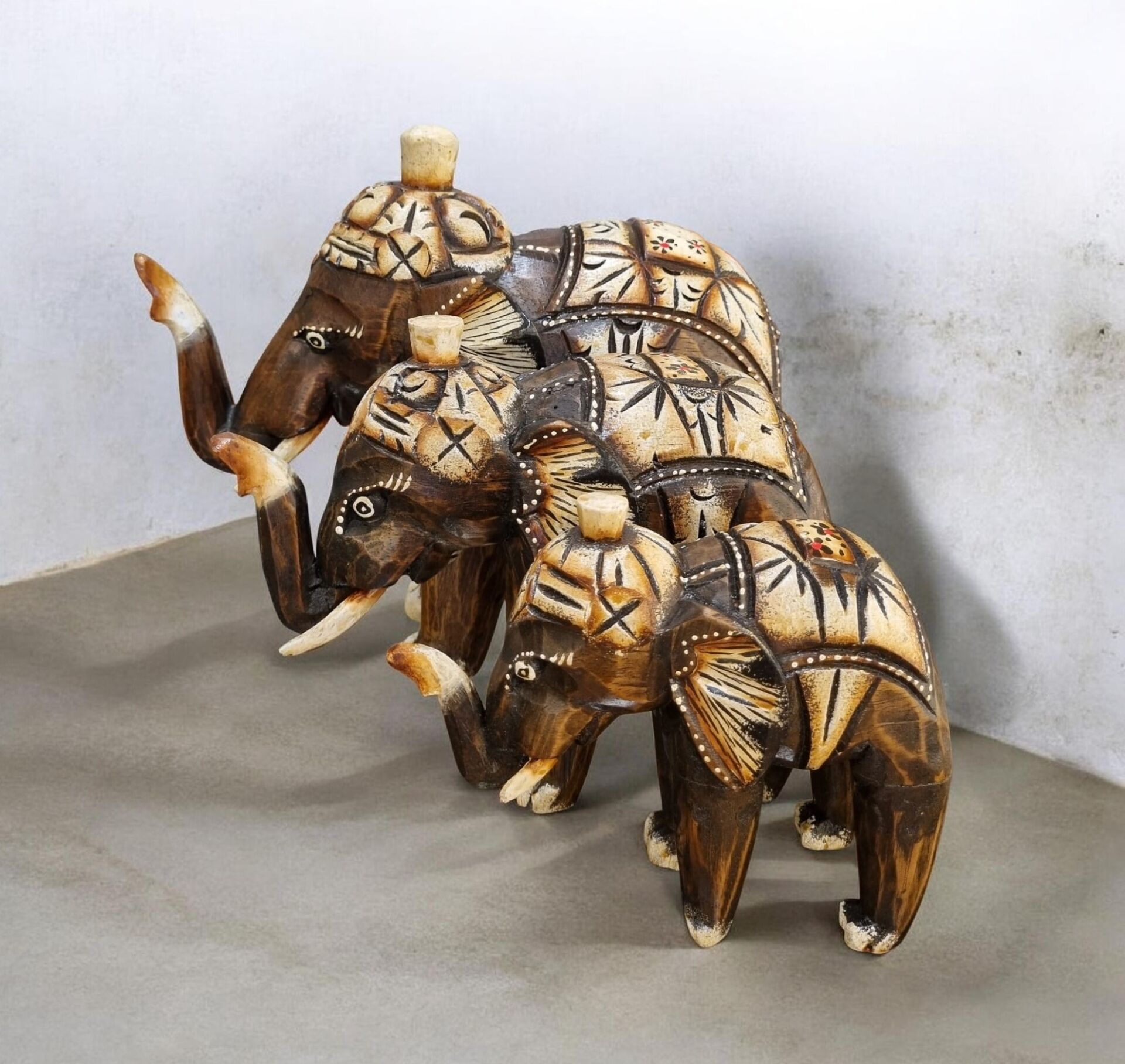 El Oyması Üçlü Fil Biblo