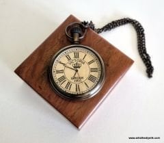 Ahşap Kutusunda Köstekli Cep Saati