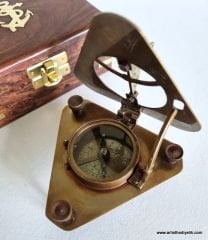 Güneş Saatli Eskitme Pirinç Pusula