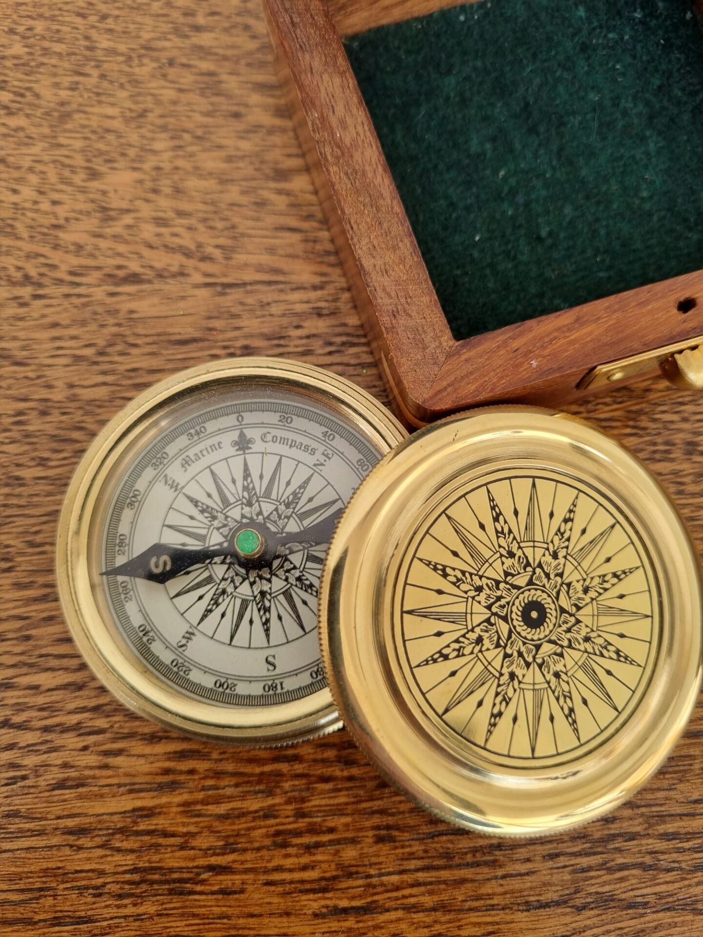 Ahşap Kutulu Pirinç Pusula (The Road Not Taken)