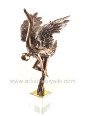 Bronz Kuğu Kızı