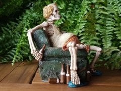 Televizyon Başındaki İskelet