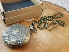 Kalkan Motifli Köstekli Cep Saati