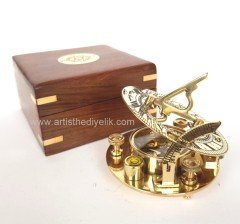 Güneş Saatli Pusula