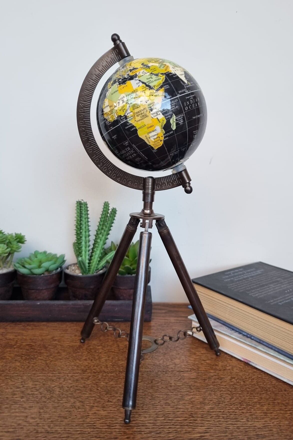 Tripod Ayaklı Dünya Küre