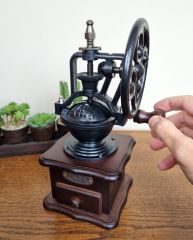 Ahşap Dekoratif Çevirmeli Kahve Değirmeni