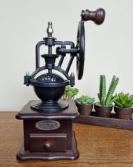 Ahşap Dekoratif Çevirmeli Kahve Değirmeni