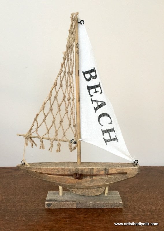 El Yapımı Ahşap Yelkenli
