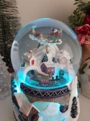 Işıklı Noel Baba ve Tren Kar Küresi