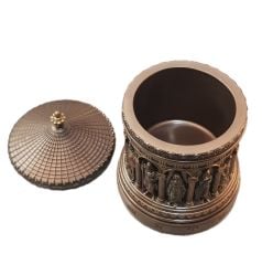 Mitolojik Biblolu Tabanı Üzerinde Dönebilen Kutu