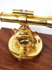 Ahşap Kutusunda Pirinç Dürbün ve Pusula