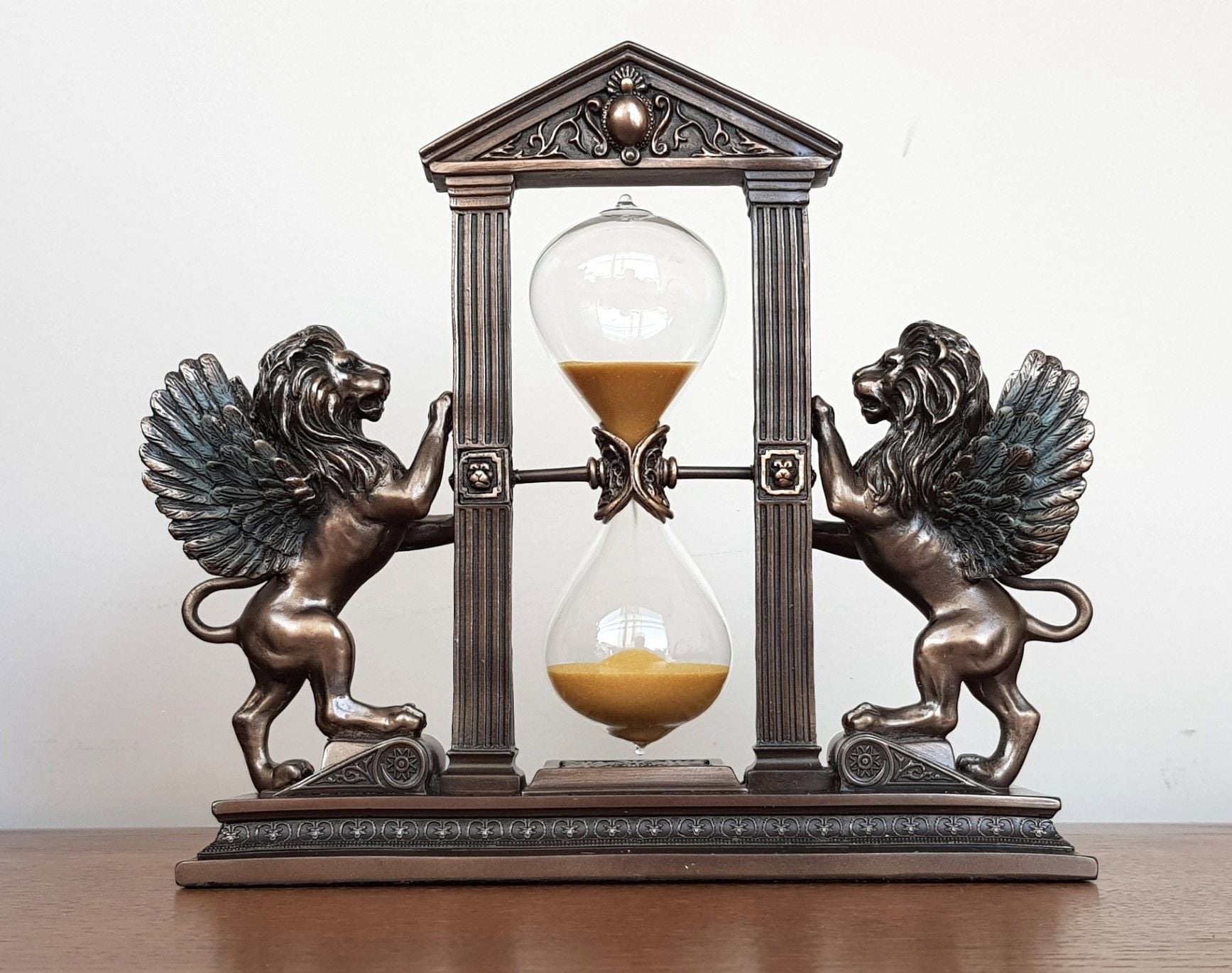 Kanatlı Aslan Kum Saati