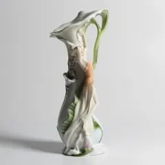 Unicorn Studio Porselen Kadınlı Vazo