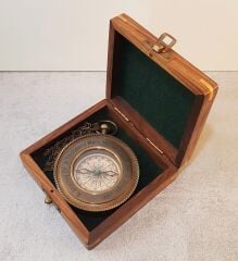 Ahşap Kutulu Antik Pusula