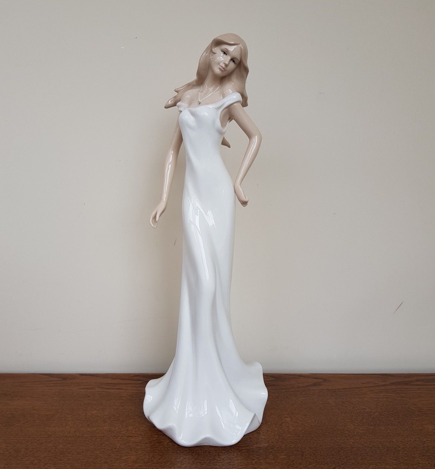 Leonardo Collection Porselen Kadın Biblo 45 cm