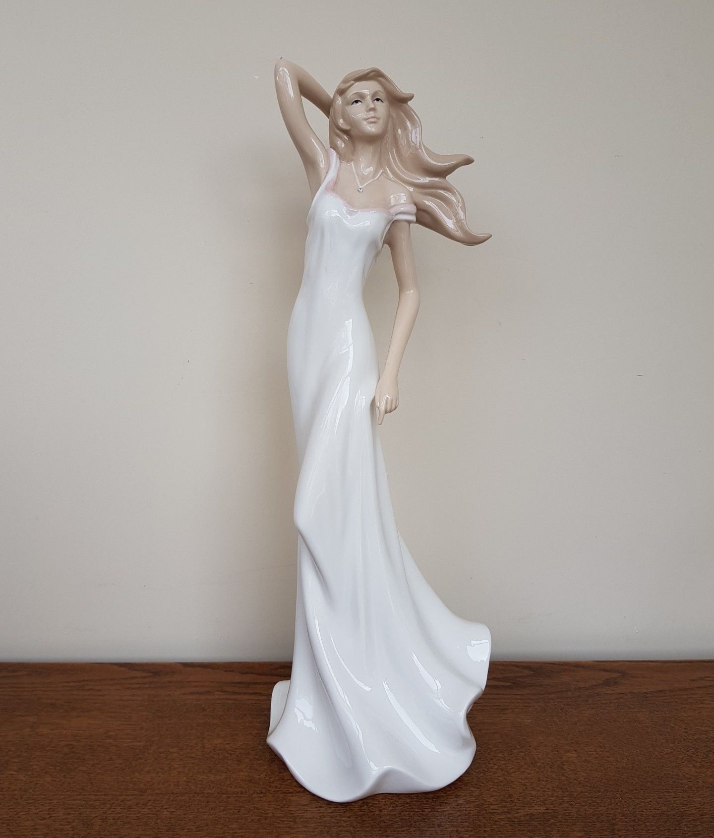 Leonardo Collection Porselen Kadın Biblo 46 cm
