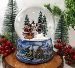 Büyük ışıklı Kar küresi müzik kutusu