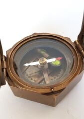 Çok Fonksiyonlu Bronz Pusula