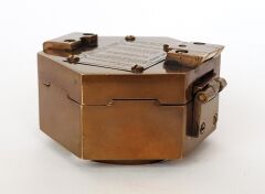 Çok Fonksiyonlu Bronz Pusula