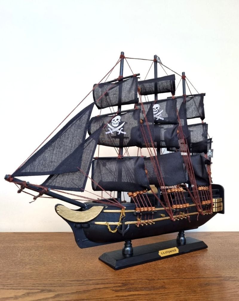 EL YAPIMI AHŞAP KORSAN GEMİSİ