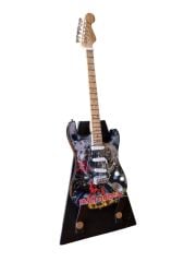 Çantalı Ahşap Gitar Biblo (Iron Maiden)
