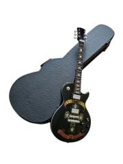 Çantalı Ahşap Gitar Biblo (Guns N' Roses)