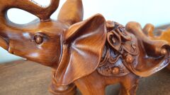 Fil Biblolu Şarap Tutucu