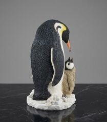 Yavrulu Penguen Biblo