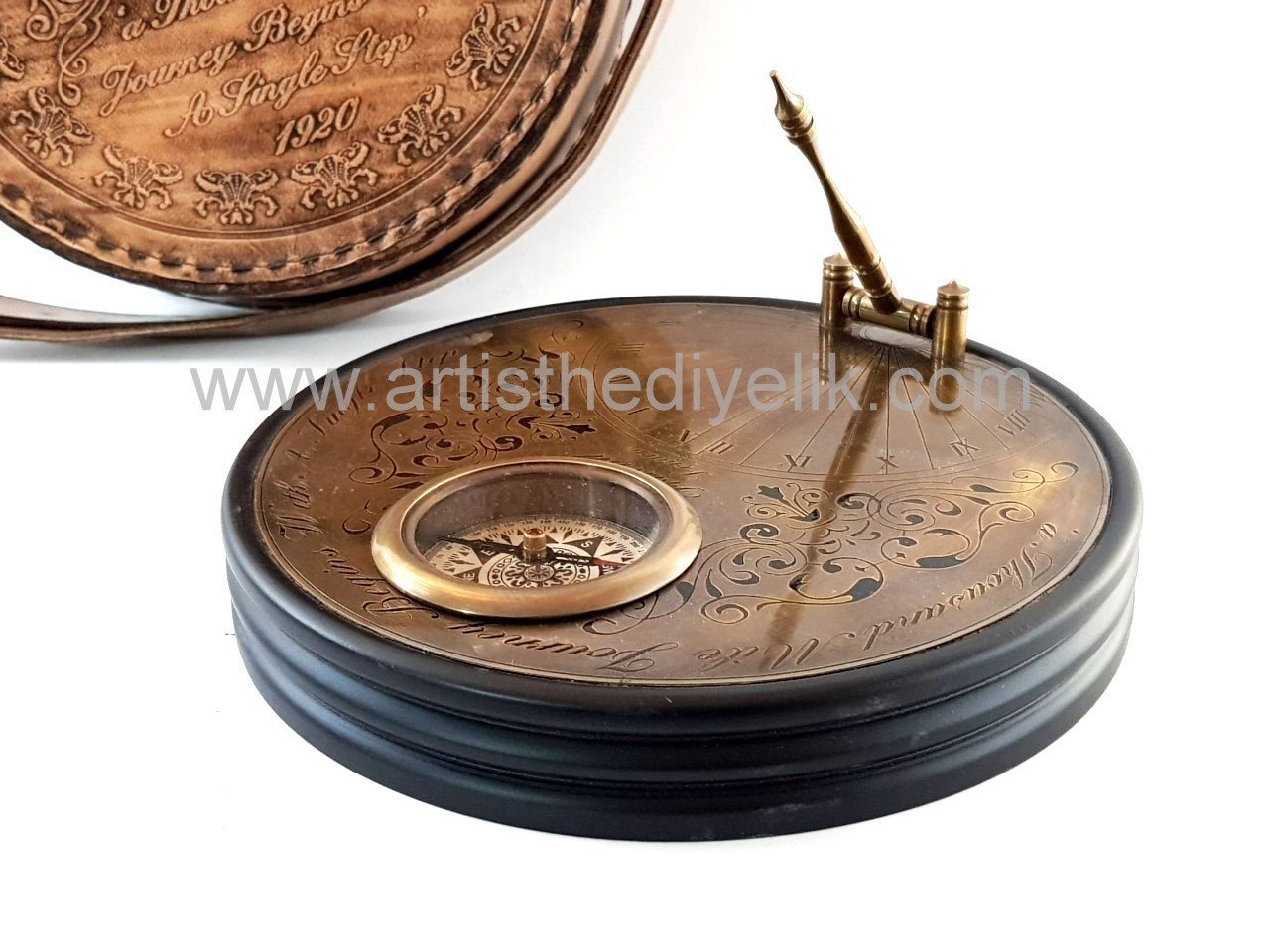 Deri Çantalı Güneş Saatli Pusula (Büyük)