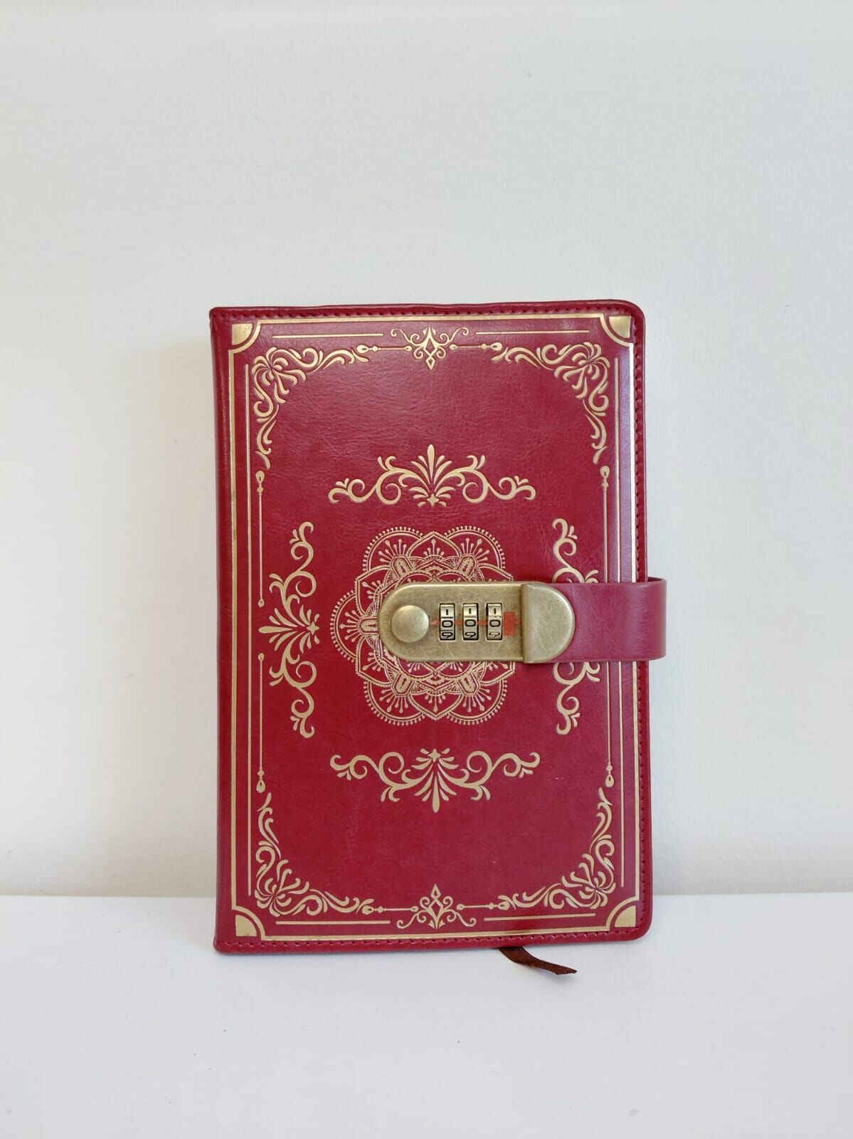 Şifreli Kapaklı Defter