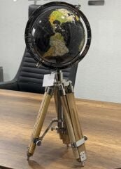 Tripot Ayaklı Dünya Küre